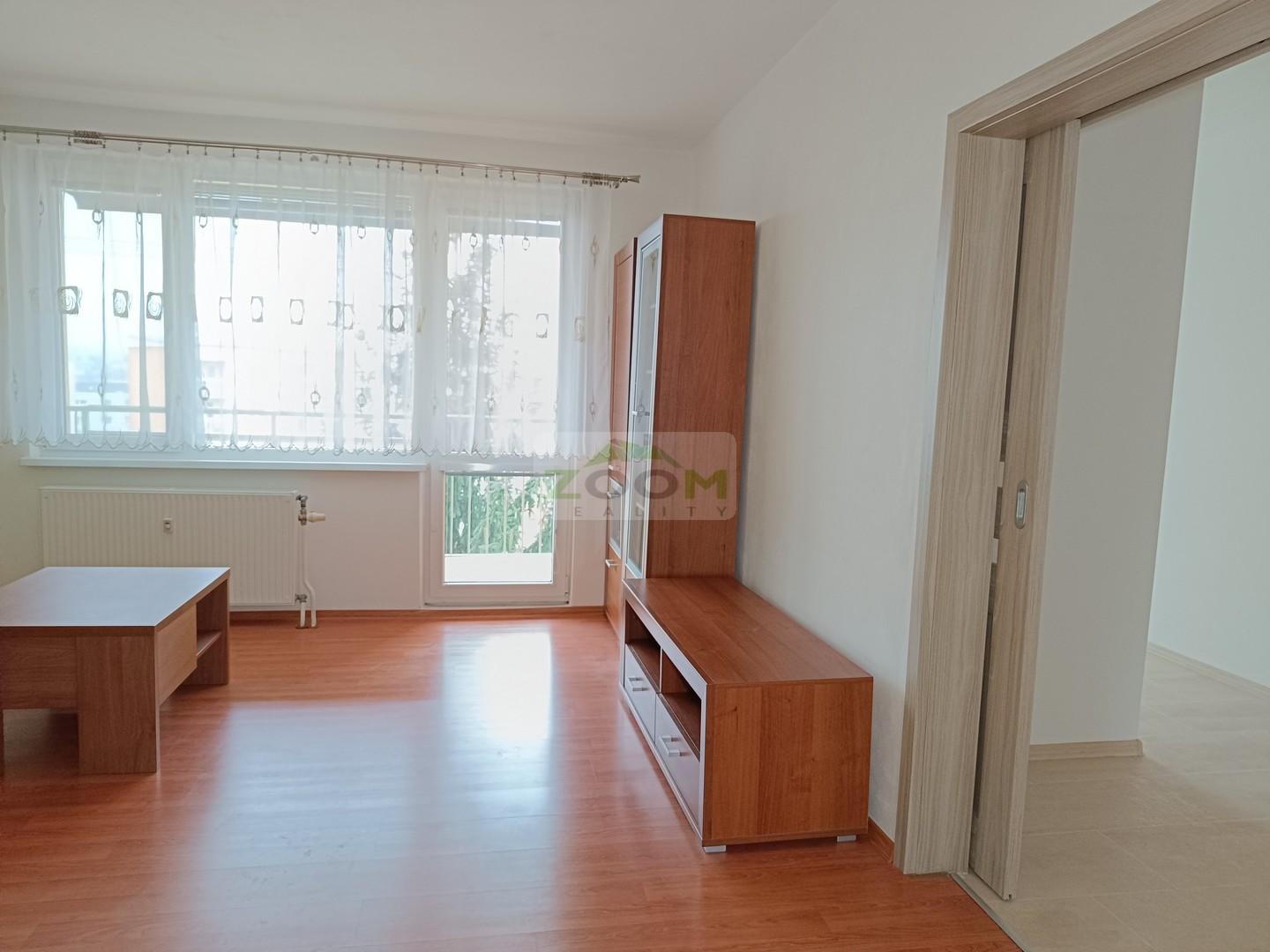 ul. Popradská – 4 izbový zrekonštruovaný byt s halou a s loggiou