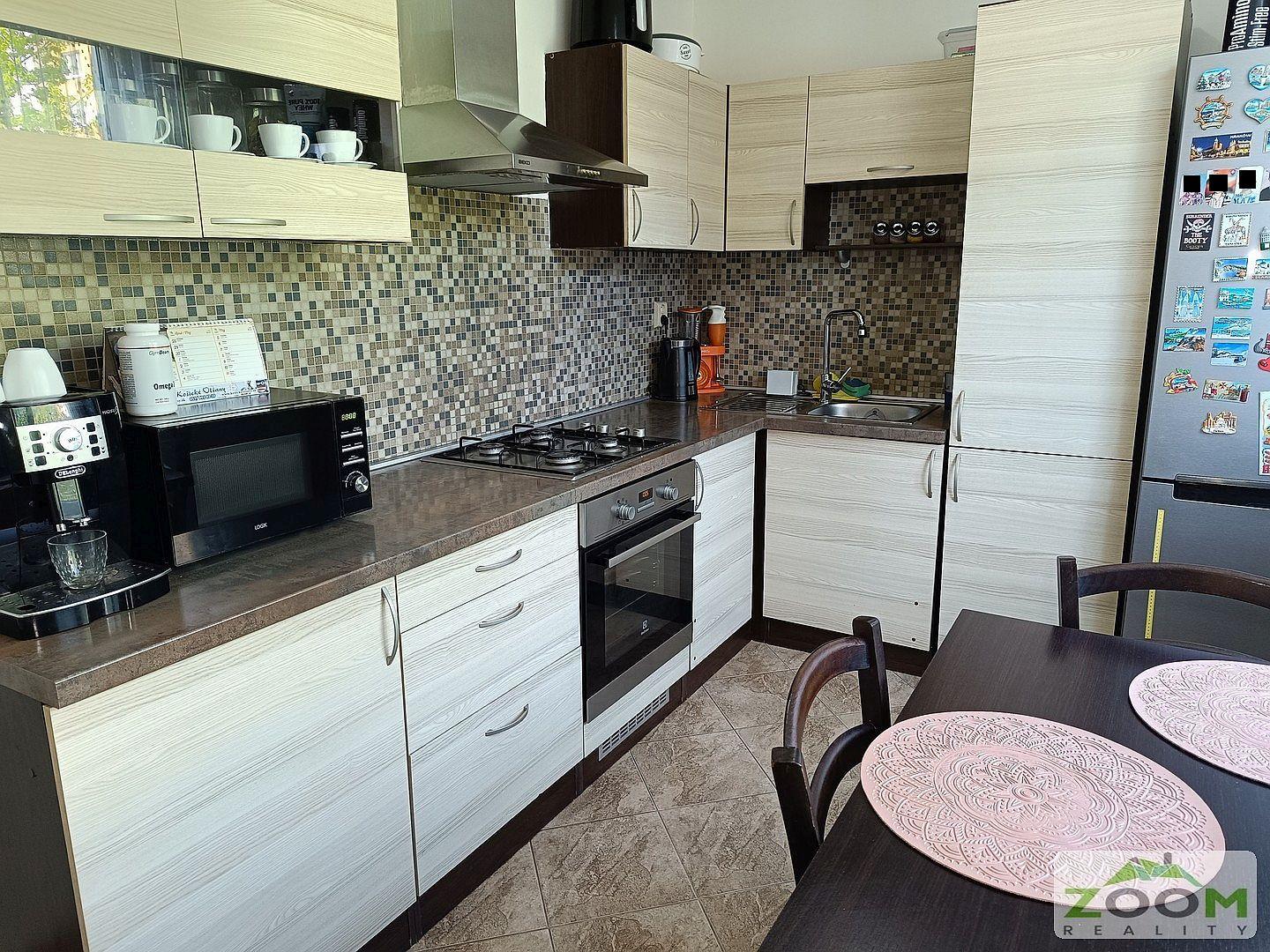 ul. Važecká – 3 izbový kompletne zrekonštruovaný byt s loggiou