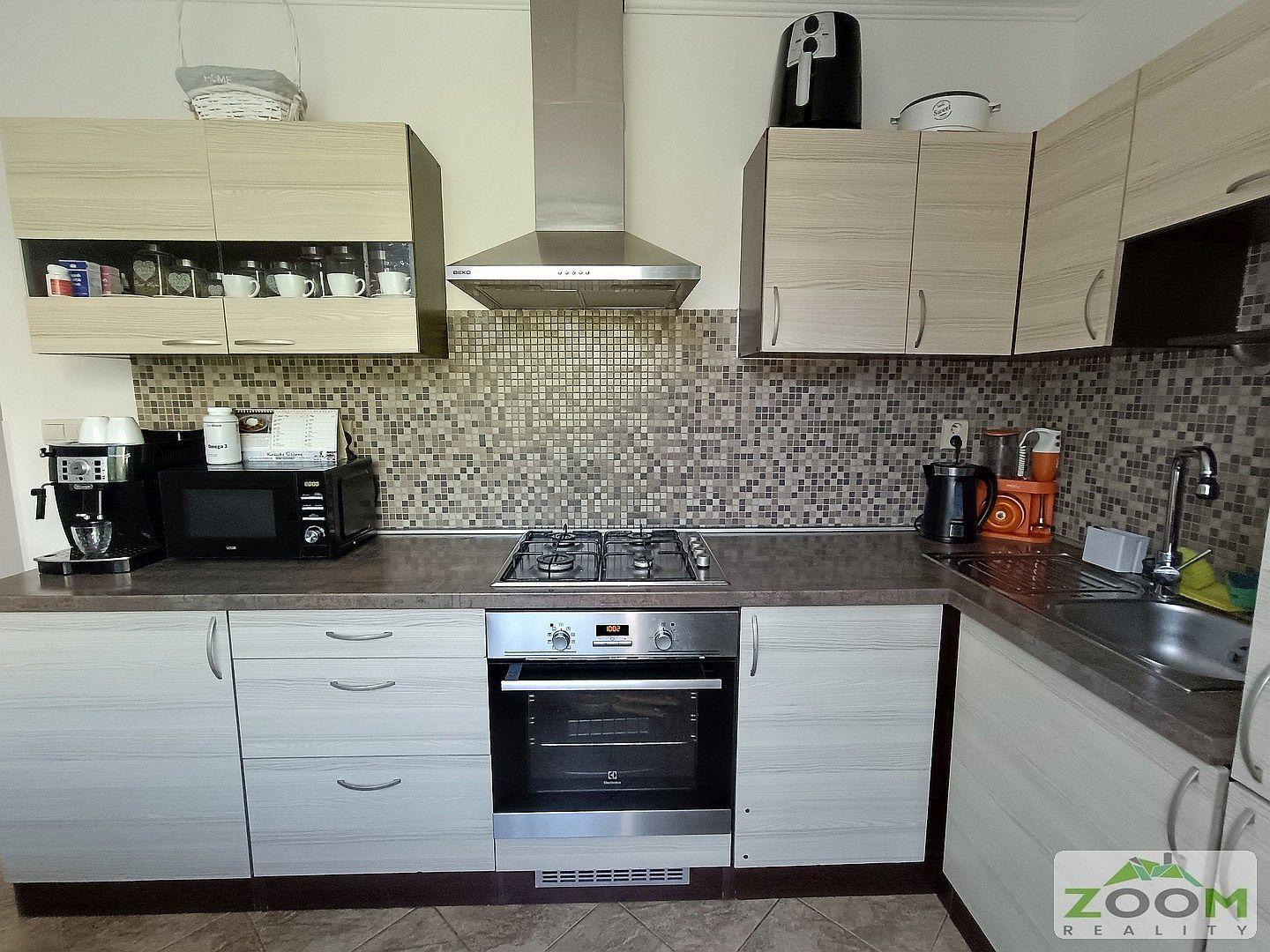 ul. Važecká – 3 izbový kompletne zrekonštruovaný byt s loggiou