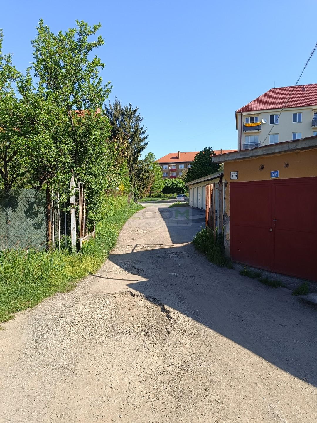 Pavlovičovo námestie – murovaná garáž, 18 m2