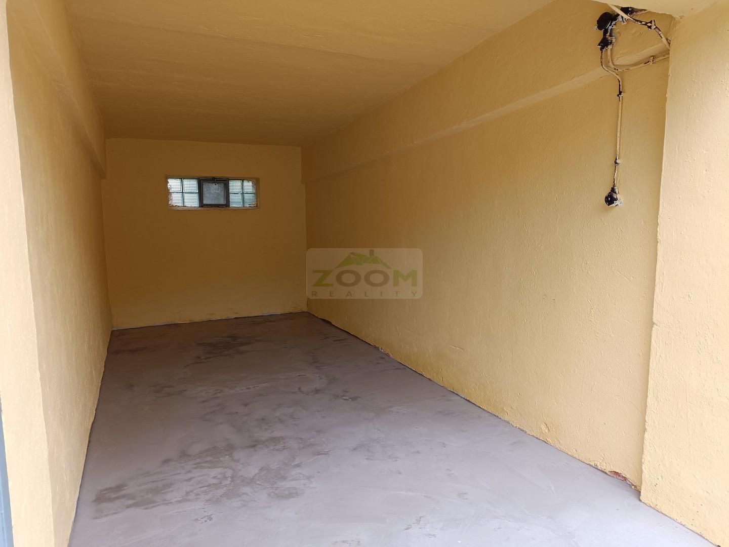 Pavlovičovo námestie – murovaná garáž, 18 m2