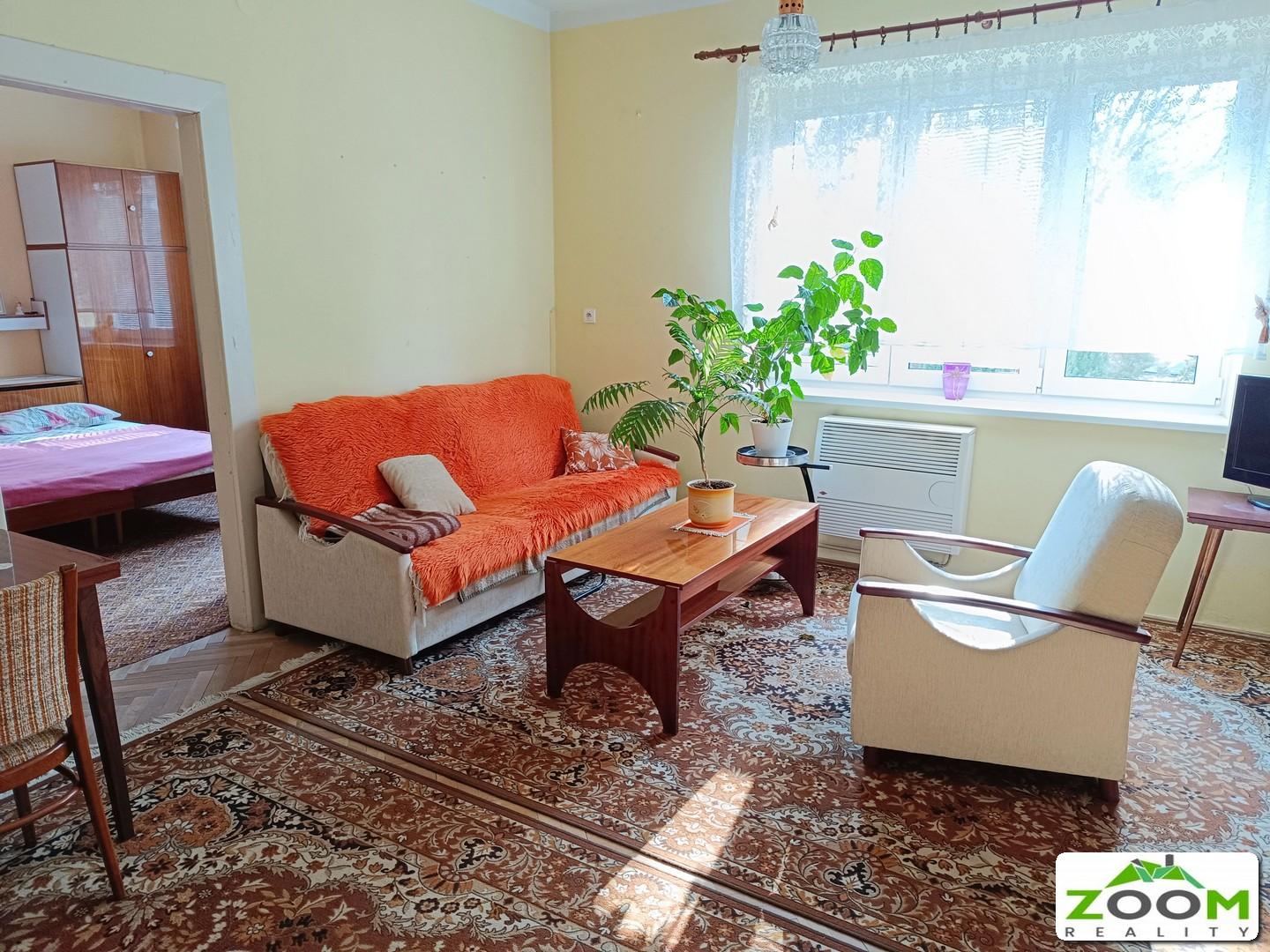 Pavlovičovo nám. - veľkometrážny 2,5 izbový tehlový byt, 72m2