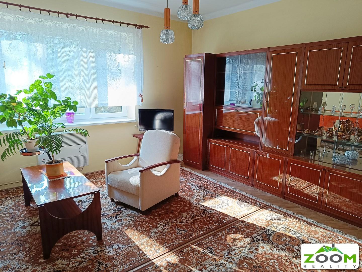 Pavlovičovo nám. - veľkometrážny 2,5 izbový tehlový byt, 72m2