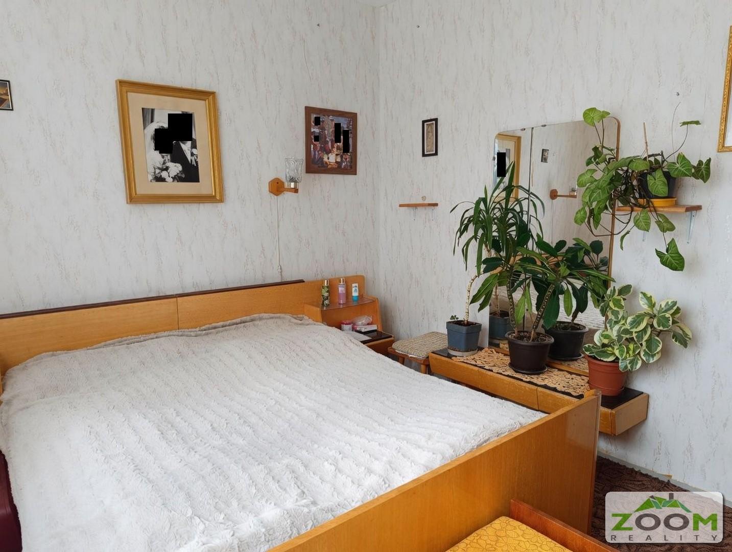 Prešov – sídl. III: 3-izbový byt s veľkou loggiou, 76m2