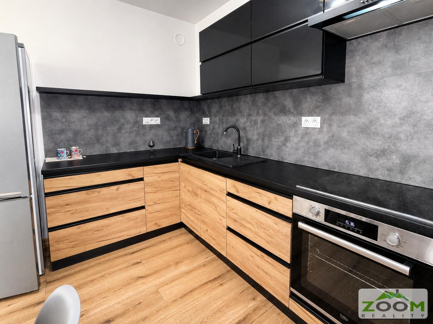 PRENÁJOM - 2 izbový byt s loggiou, podlahovým kúrením a park. miestom