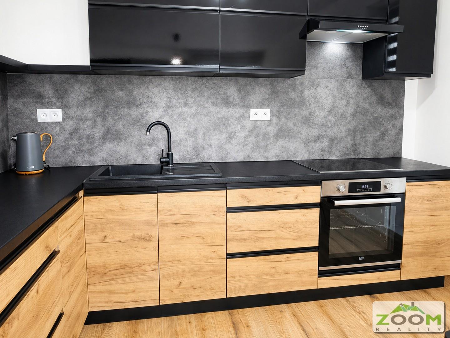 PRENÁJOM - 2 izbový byt s loggiou, podlahovým kúrením a park. miestom