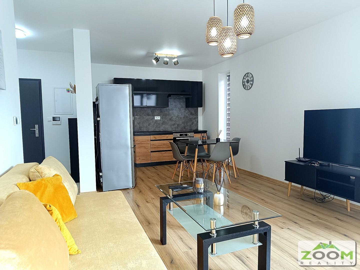 PRENÁJOM - 2 izbový byt s loggiou, podlahovým kúrením a park. miestom