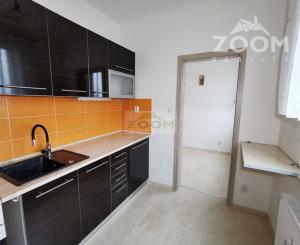 ul. Popradská – 4 izbový zrekonštruovaný byt s halou a s loggiou