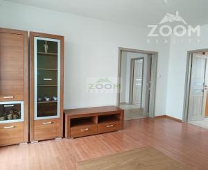 ul. Popradská – 4 izbový zrekonštruovaný byt s halou a s loggiou