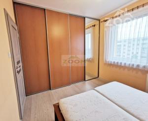 ul. Popradská – 4 izbový zrekonštruovaný byt s halou a s loggiou