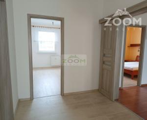 ul. Popradská – 4 izbový zrekonštruovaný byt s halou a s loggiou