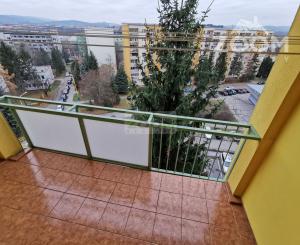 ul. Popradská – 4 izbový zrekonštruovaný byt s halou a s loggiou