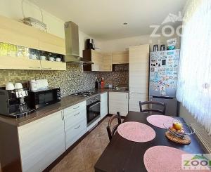 ul. Važecká – 3 izbový kompletne zrekonštruovaný byt s loggiou