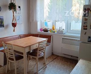 Pavlovičovo nám. - veľkometrážny 2,5 izbový tehlový byt, 72m2