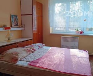 Pavlovičovo nám. - veľkometrážny 2,5 izbový tehlový byt, 72m2