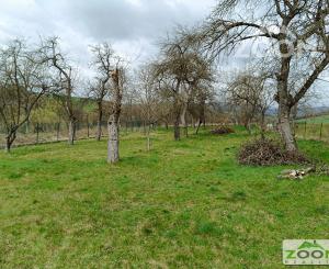 Obec Záhradné - dvojposchodový tehlový RD s veľkou záhradou