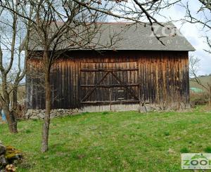 Obec Záhradné - dvojposchodový tehlový RD s veľkou záhradou
