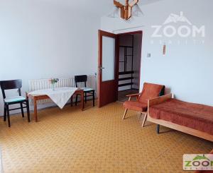 Obec Záhradné - dvojposchodový tehlový RD s veľkou záhradou