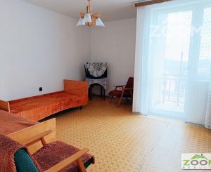 Obec Záhradné - dvojposchodový tehlový RD s veľkou záhradou