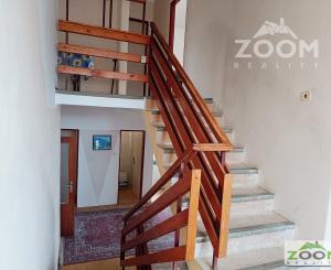 Obec Záhradné - dvojposchodový tehlový RD s veľkou záhradou