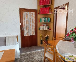 Prešov – sídl. III: 3-izbový byt s veľkou loggiou, 76m2