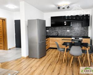 PRENÁJOM - 2 izbový byt s loggiou, podlahovým kúrením a park. miestom