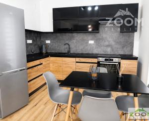 PRENÁJOM - 2 izbový byt s loggiou, podlahovým kúrením a park. miestom