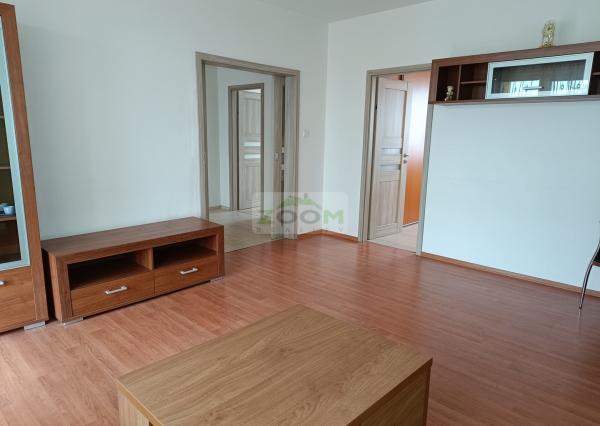 ul. Popradská – 4 izbový zrekonštruovaný byt s halou a s loggiou