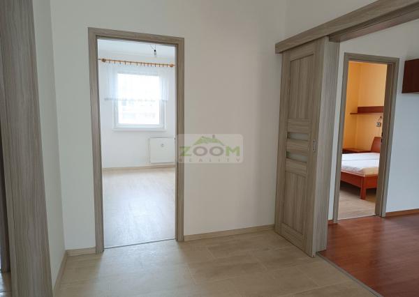 ul. Popradská – 4 izbový zrekonštruovaný byt s halou a s loggiou