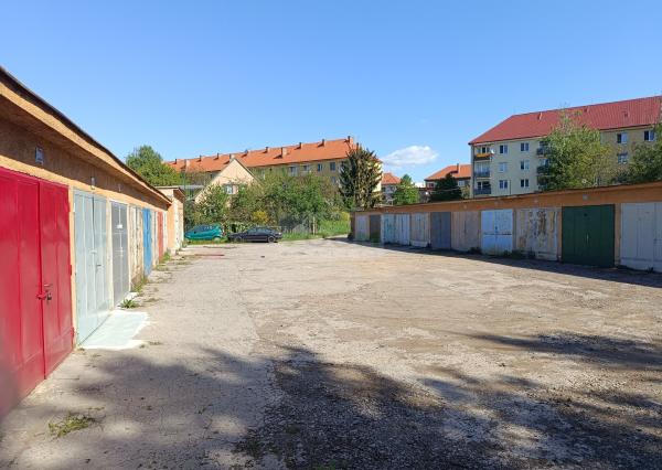 Pavlovičovo námestie – murovaná garáž, 18 m2