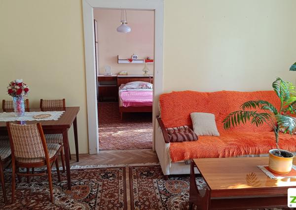 Pavlovičovo nám. - veľkometrážny 2,5 izbový tehlový byt, 72m2