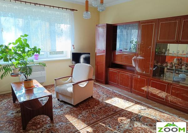 Pavlovičovo nám. - veľkometrážny 2,5 izbový tehlový byt, 72m2