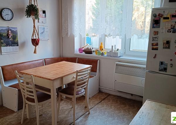 Pavlovičovo nám. - veľkometrážny 2,5 izbový tehlový byt, 72m2