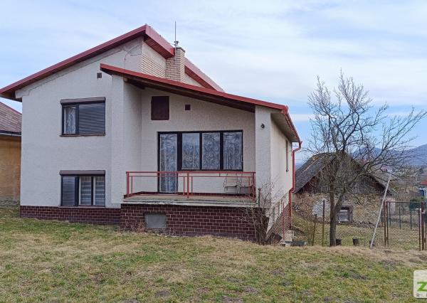 Obec Záhradné - dvojposchodový tehlový RD s veľkou záhradou