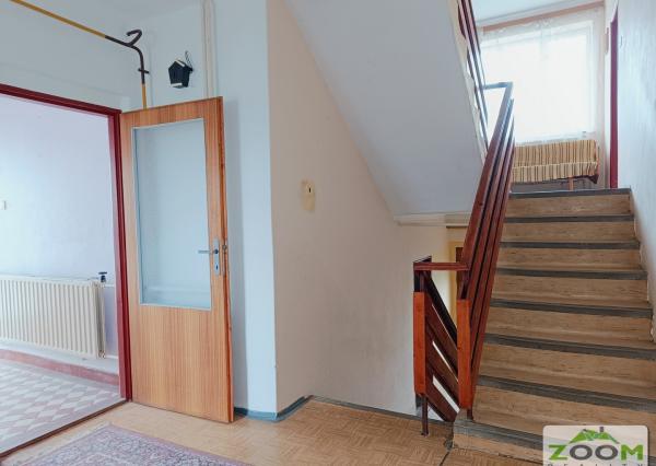 Obec Záhradné - dvojposchodový tehlový RD s veľkou záhradou