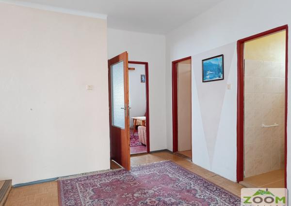 Obec Záhradné - dvojposchodový tehlový RD s veľkou záhradou