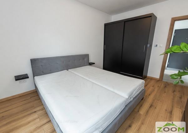 PRENÁJOM - 2 izbový byt s loggiou, podlahovým kúrením a park. miestom